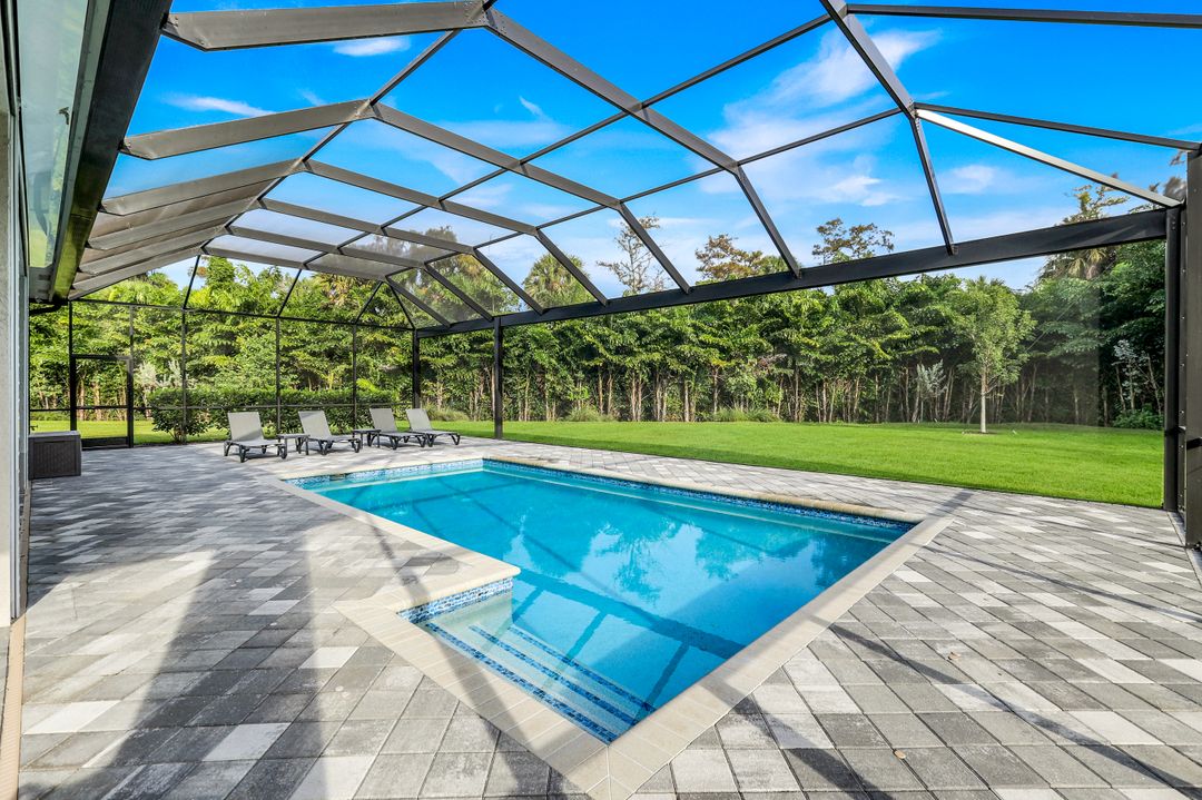 12083 Azalea Wy, Naples, FL 34120