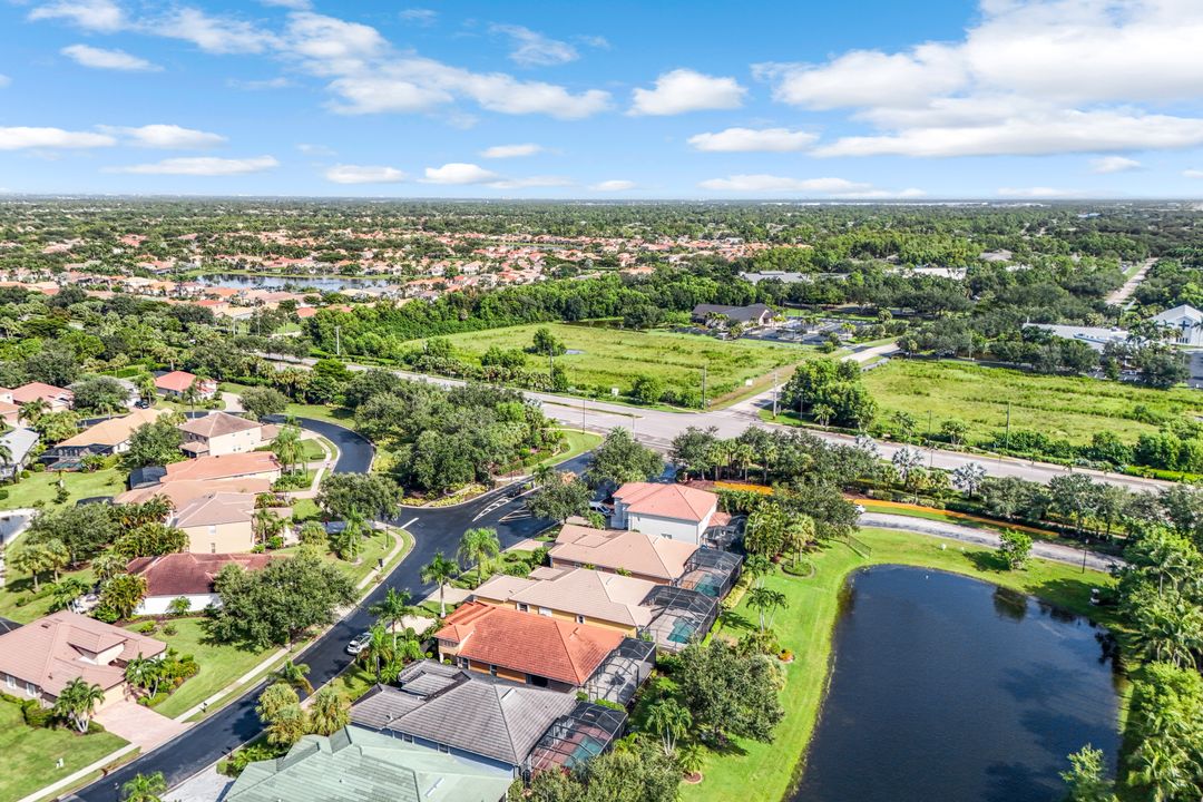 20050 Rookery Dr, Estero, FL 33928