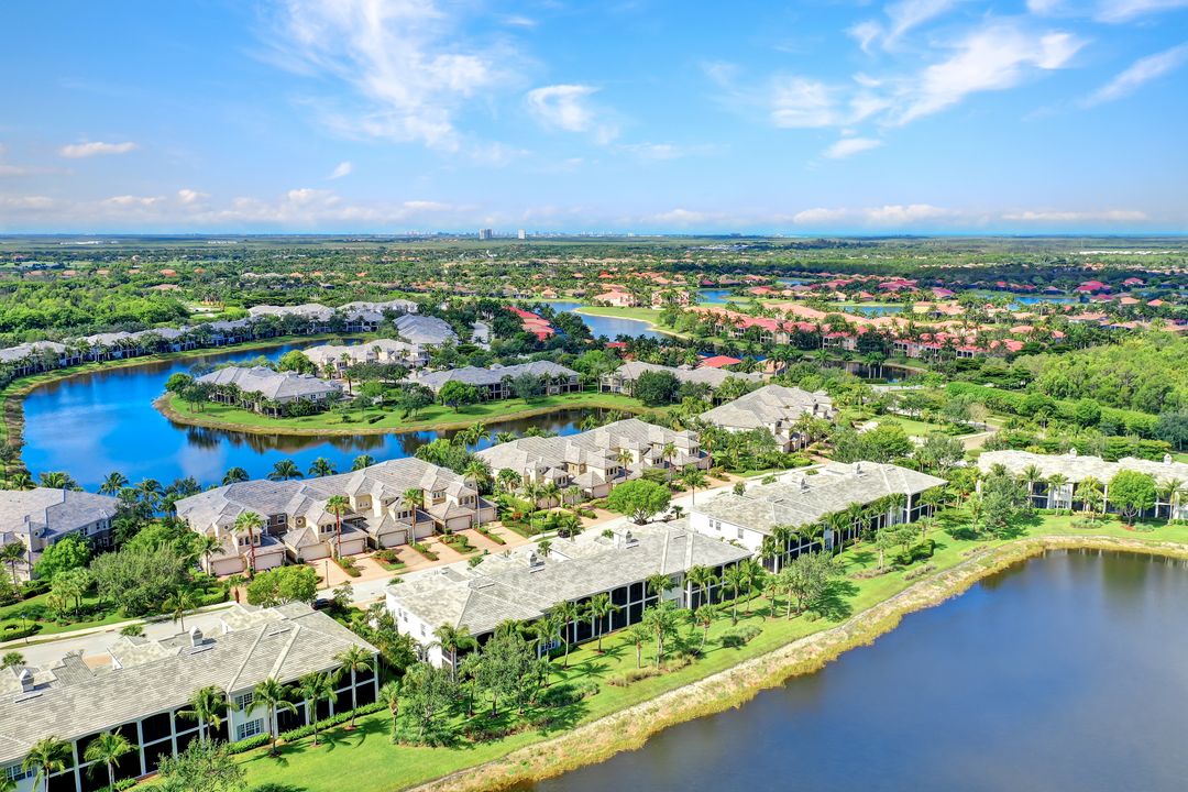 9235 Tesoro Ln #4-202, Naples, FL 34114