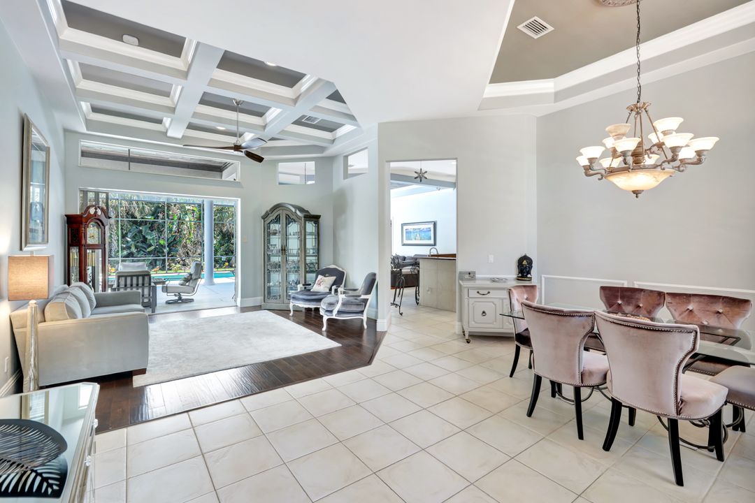 9833 Clear Lake Cir, Naples, FL 34109