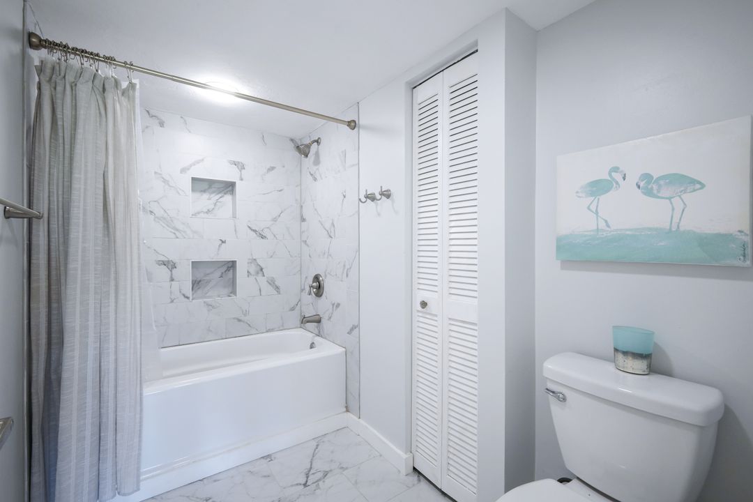 15191 Cedarwood Ln, Naples, FL 34110