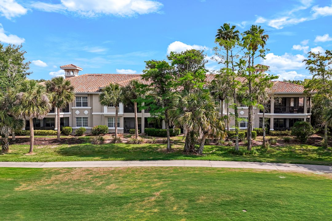 3950 Deer Crossing Ct #203, Naples, FL 34114