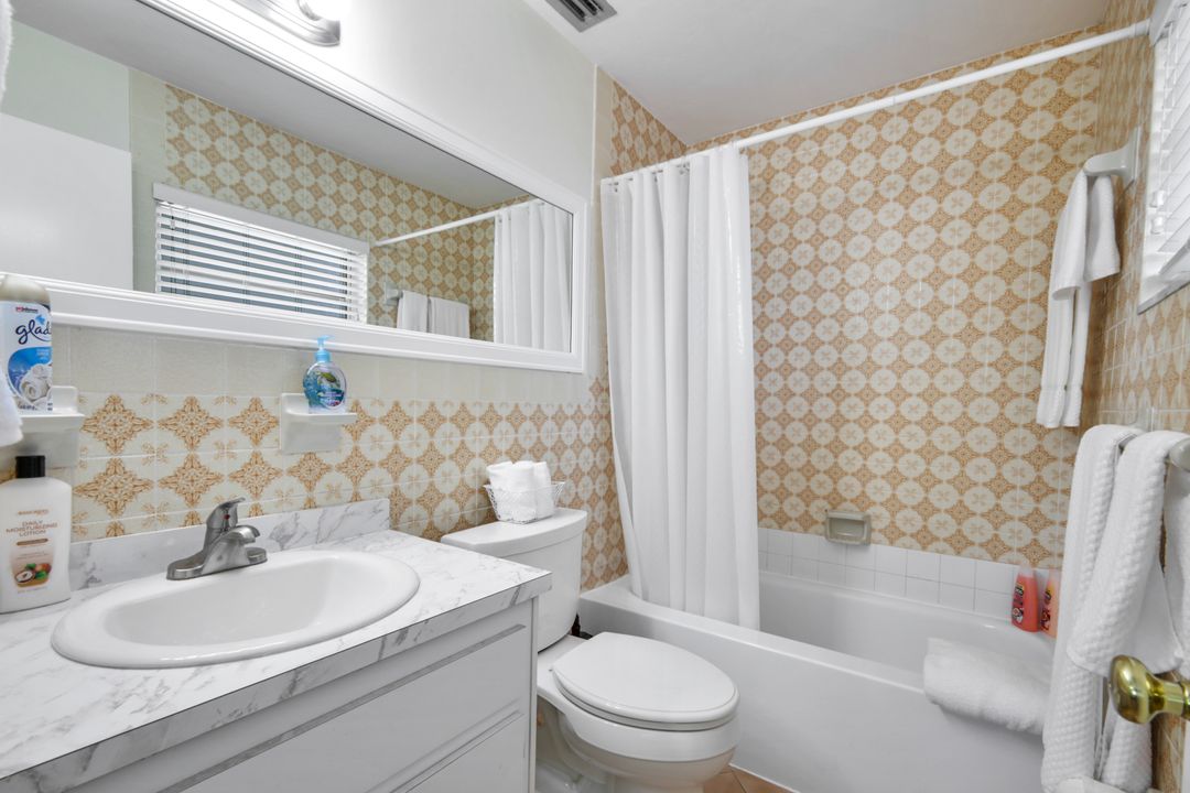 4587 Capri Dr, Naples, FL 34103