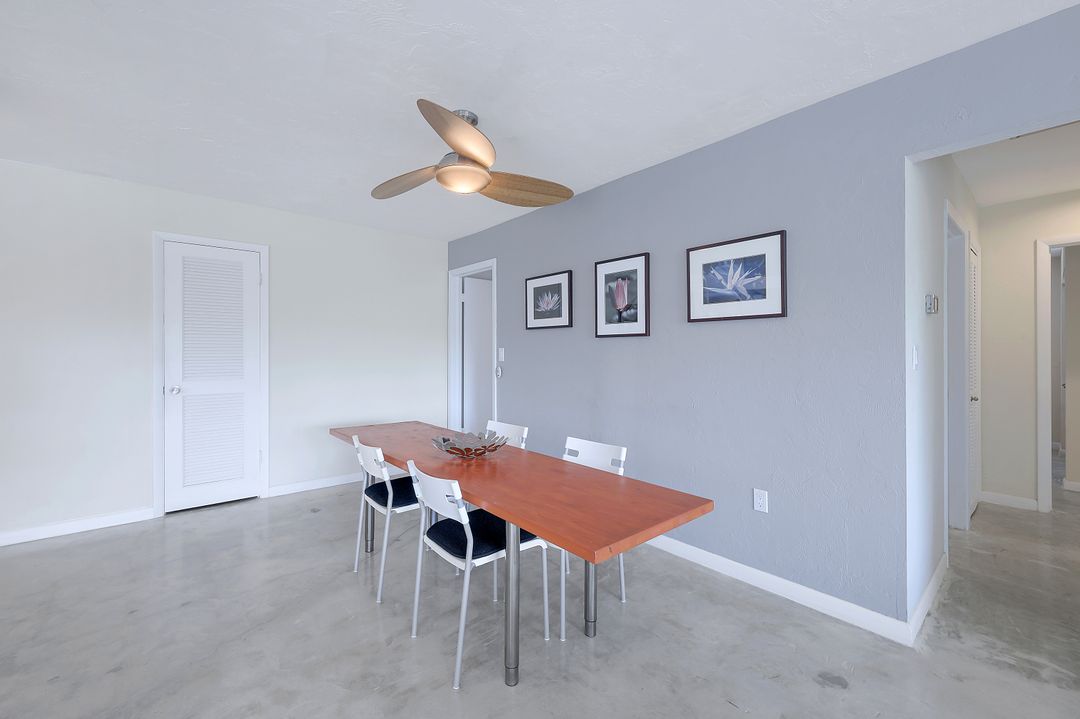 318 Grapewood Ct, Marco Island, FL 34145