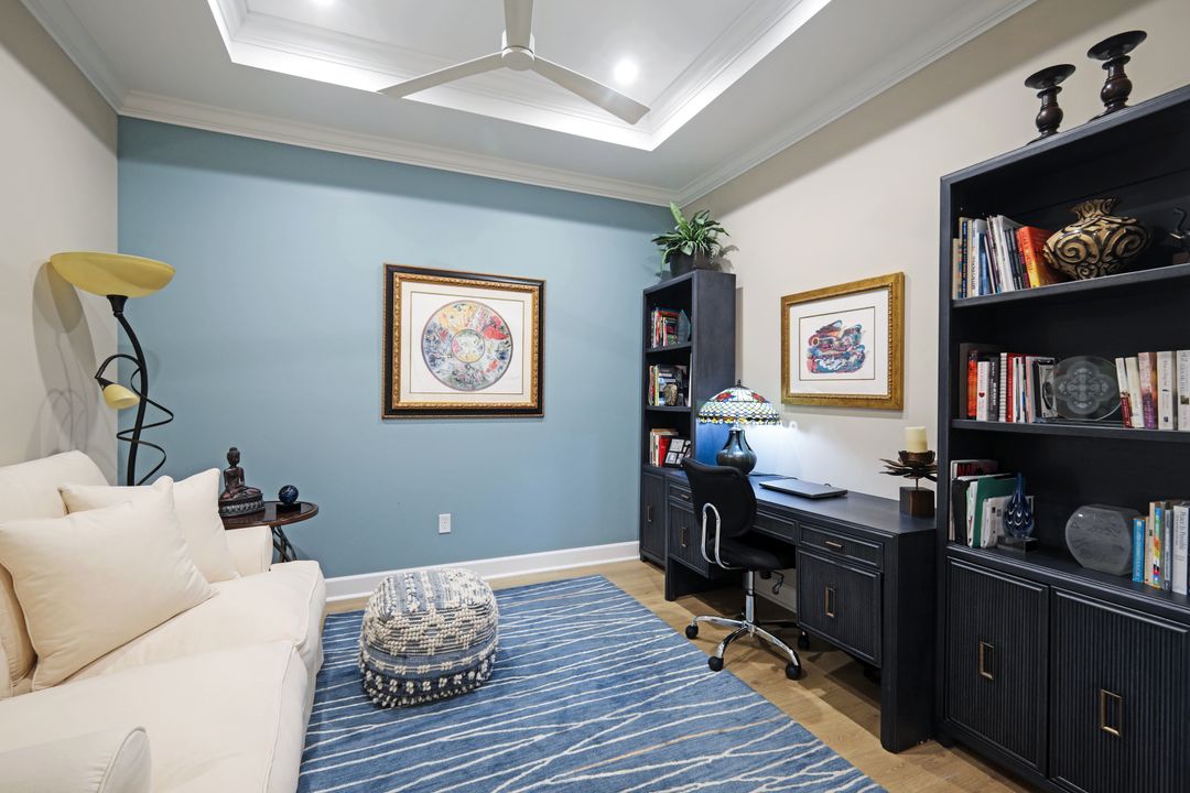 8033 Calle Canovas St, Naples, FL 34114