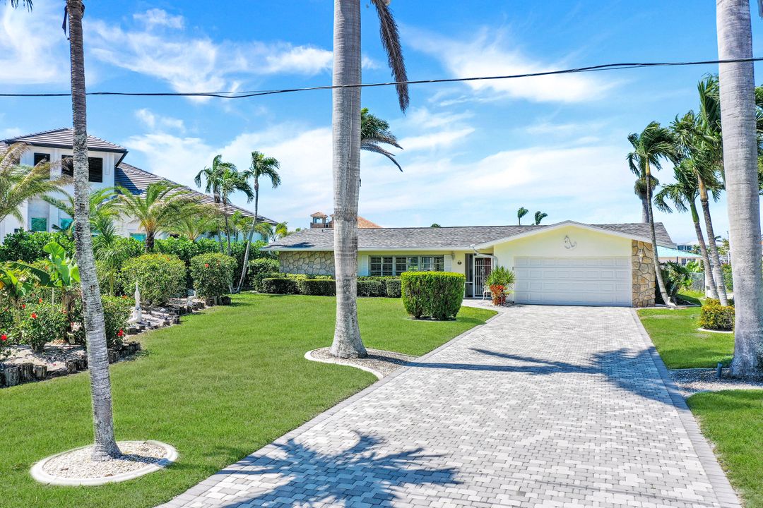 5205 Savoy Ct, Cape Coral, FL 33904