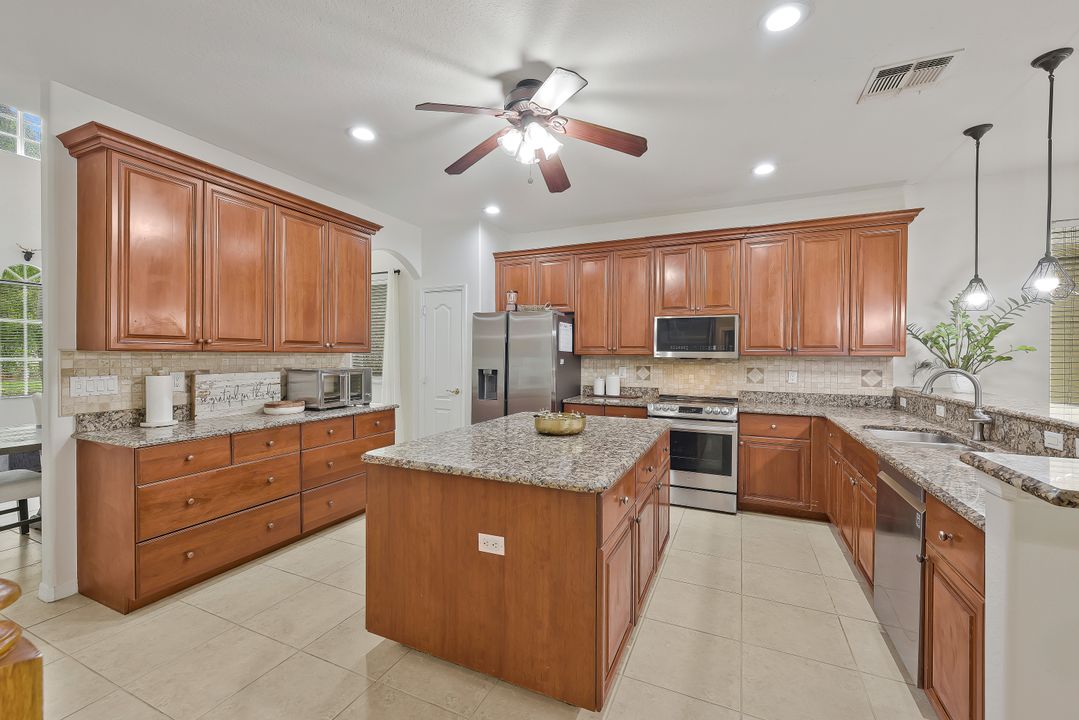 15370 Laguna Hills Dr, Fort Myers, FL 33908