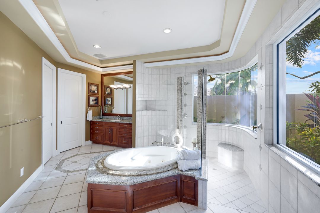 15295 Pembroke Point, Naples, FL 34110