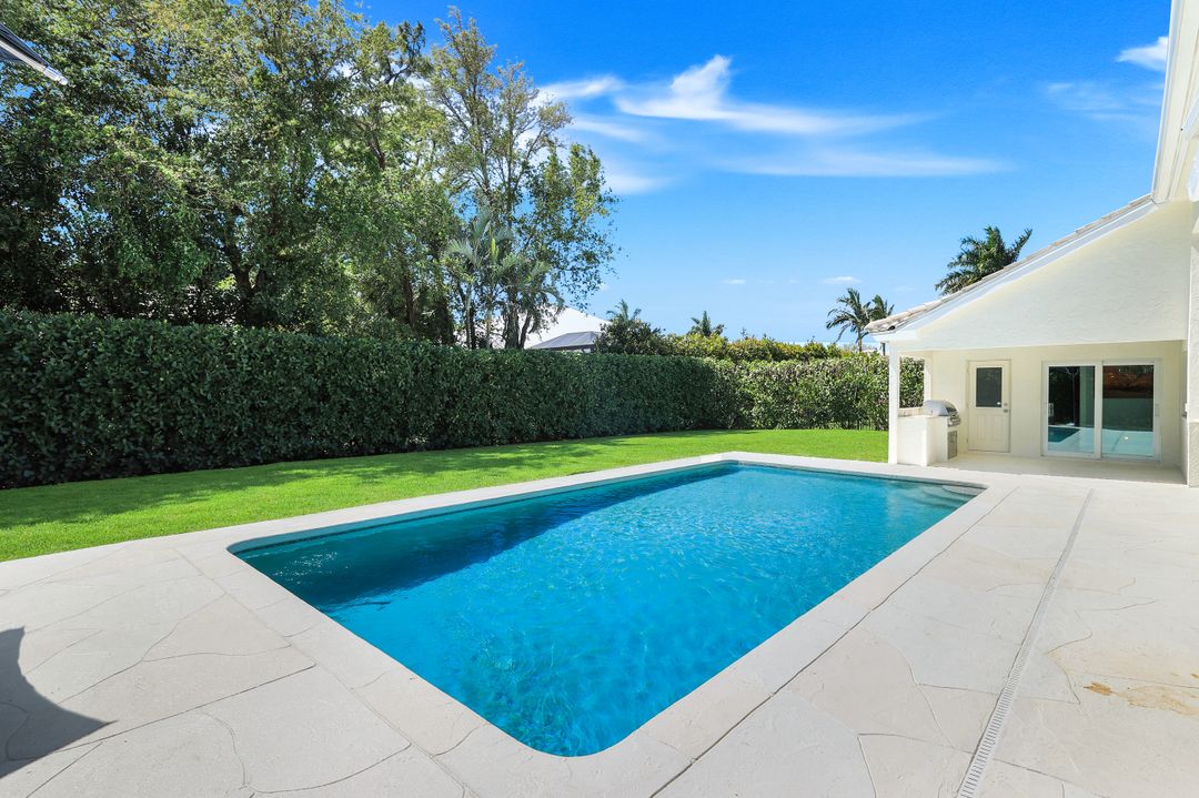 812 Tallow Tree Ct, Naples, FL 34108