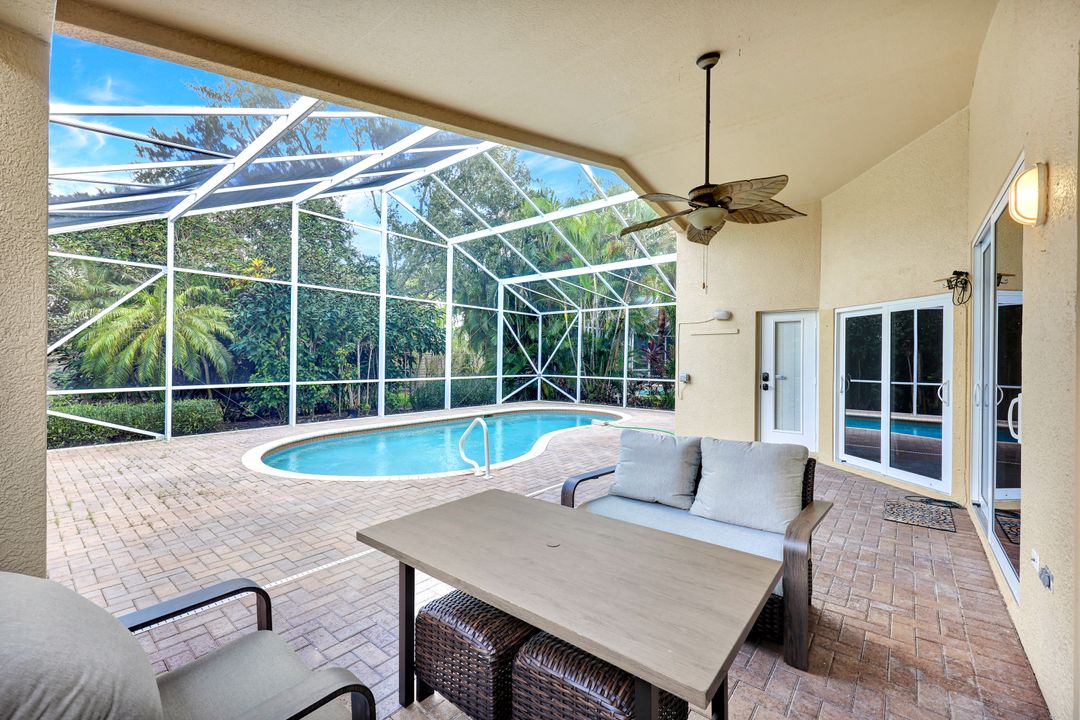 227 Glen Eagle Cir, Naples, FL 34104