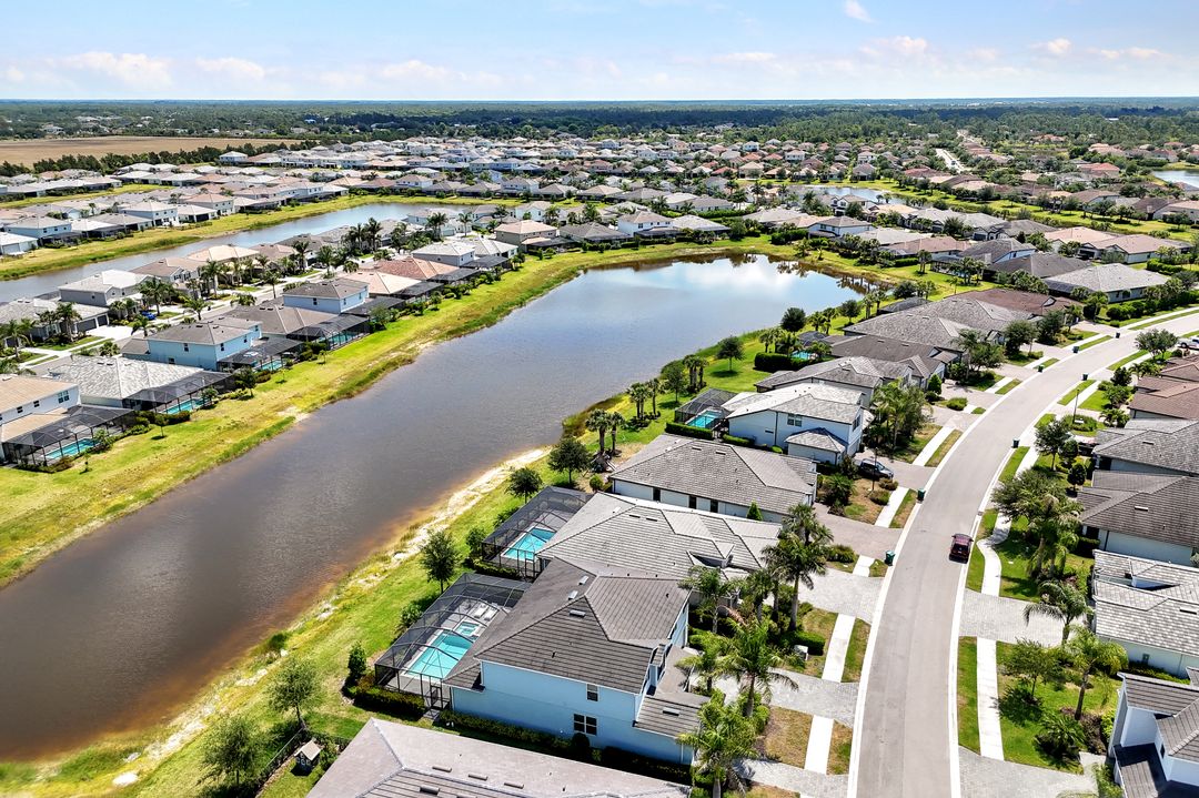 2369 Tangerine Ln, Naples, FL 34120