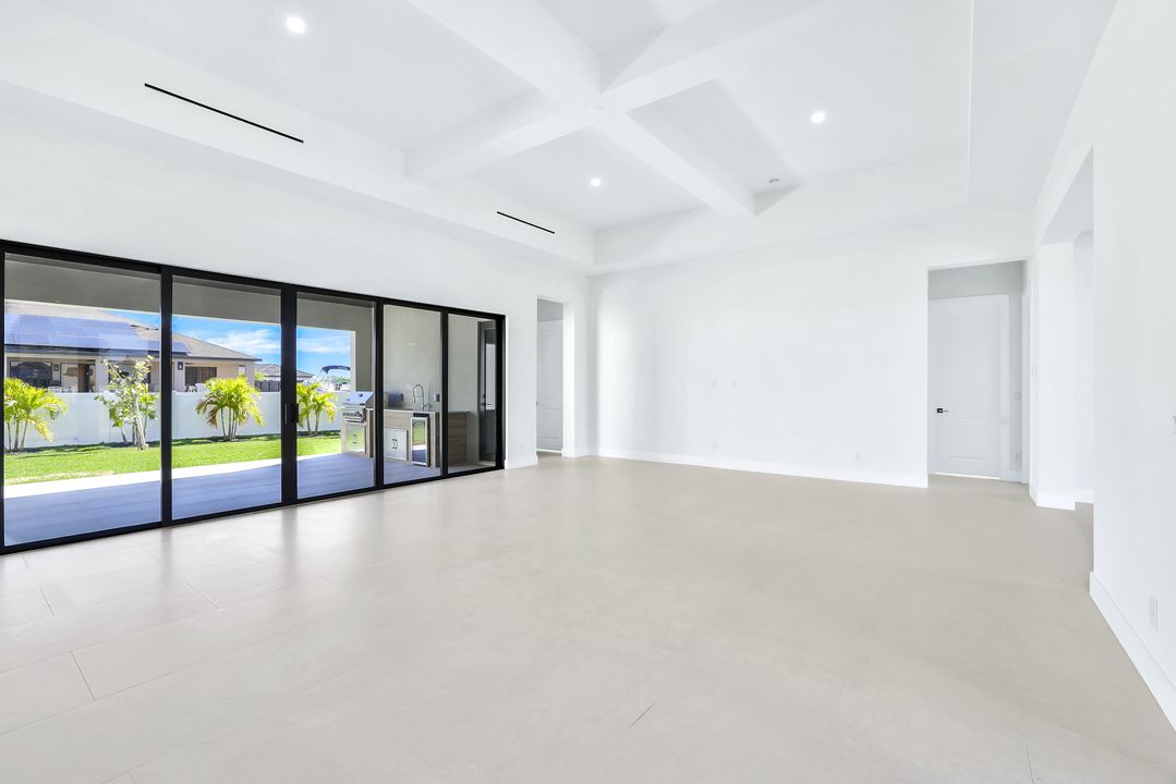 121 NW 36th Ave, Cape Coral, FL 33993