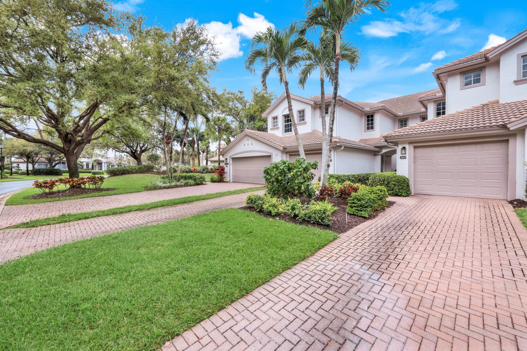 10392 Autumn Breeze Dr #202, Bonita Springs, FL 34135