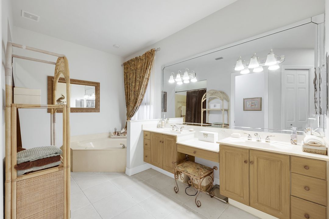 4727 7th Ave SW, Naples, FL 34119