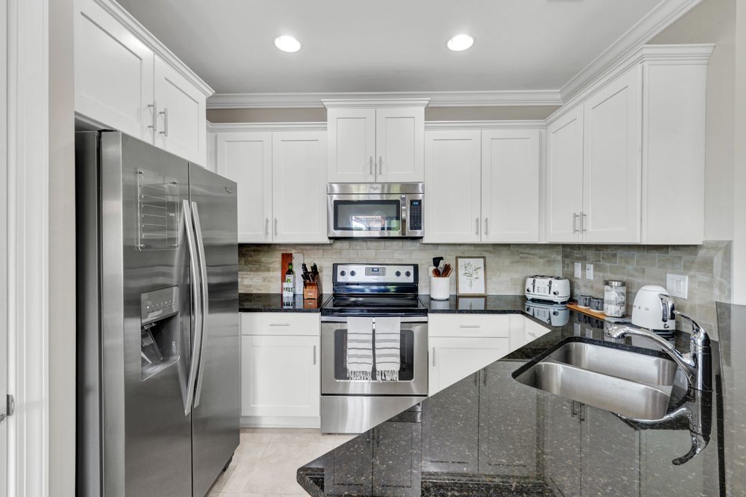 1439 Santiago Cir #2101, Naples, FL 34113