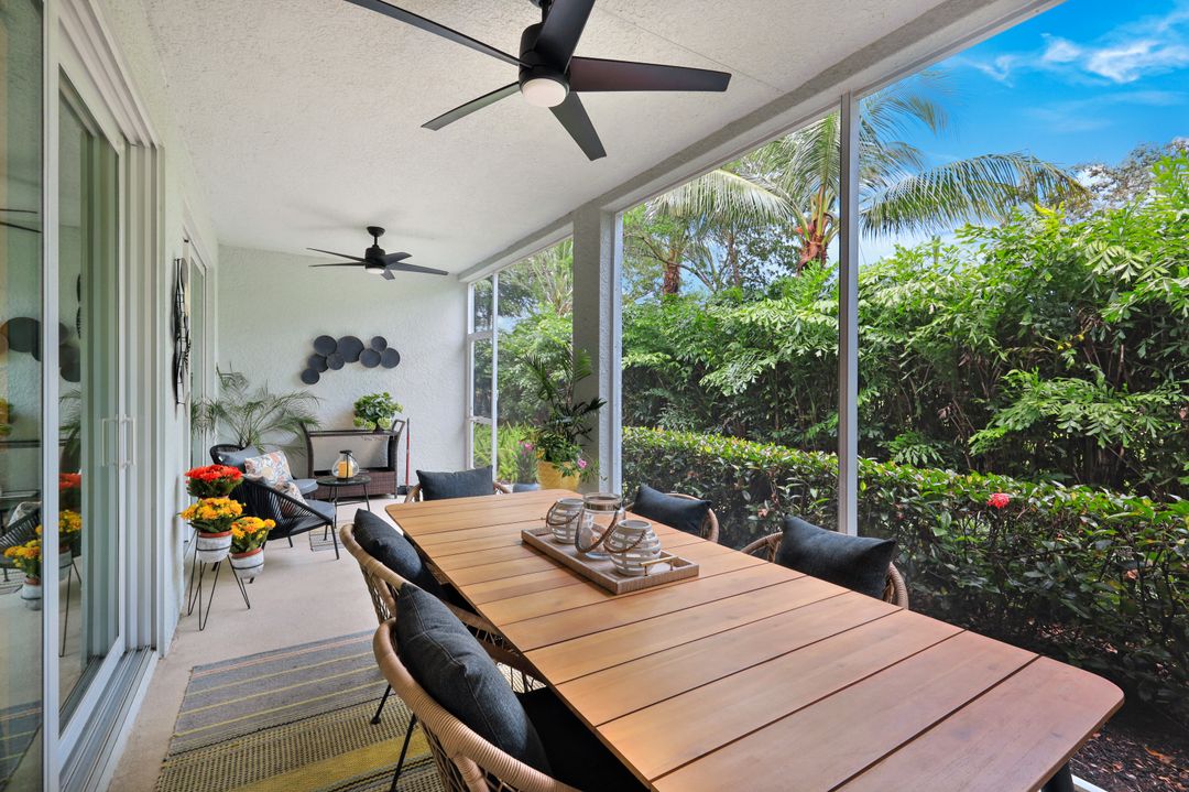 2542 Seychelles Dr #702, Naples, FL 34112