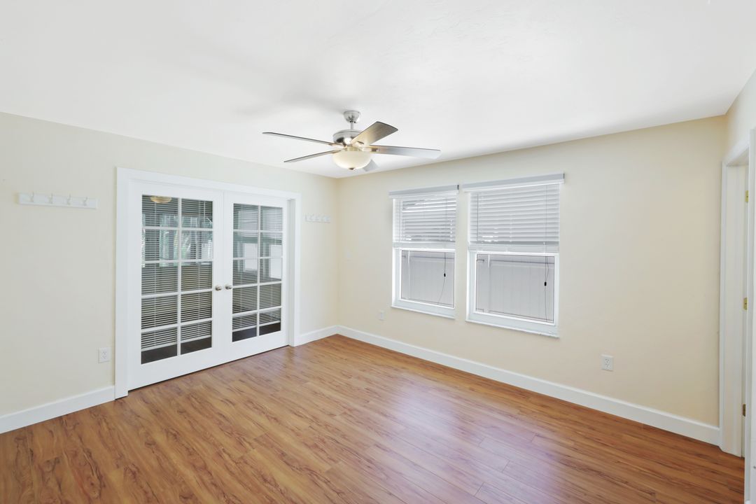 825 93rd Ave N, Naples, FL 34108