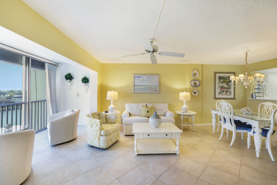 300 Park Shore Dr #5C, Naples, FL 34103