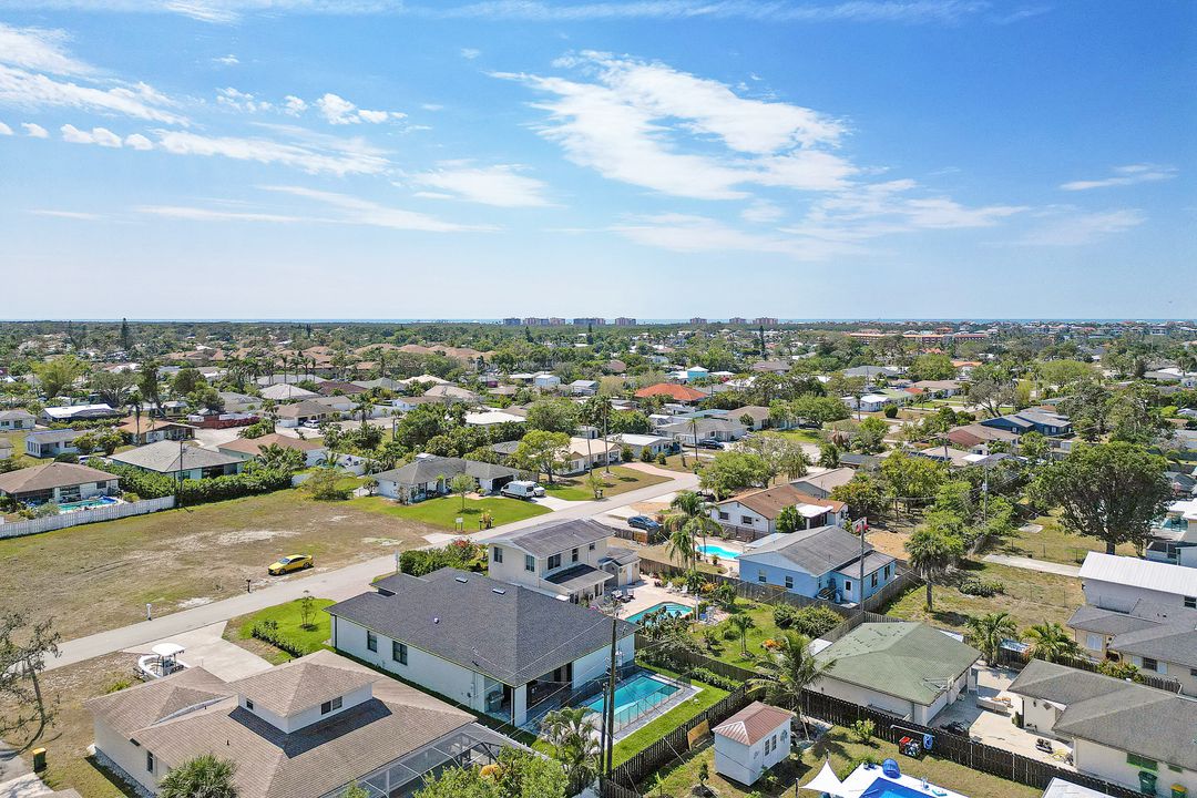 27 2nd St, Bonita Springs, FL 34134