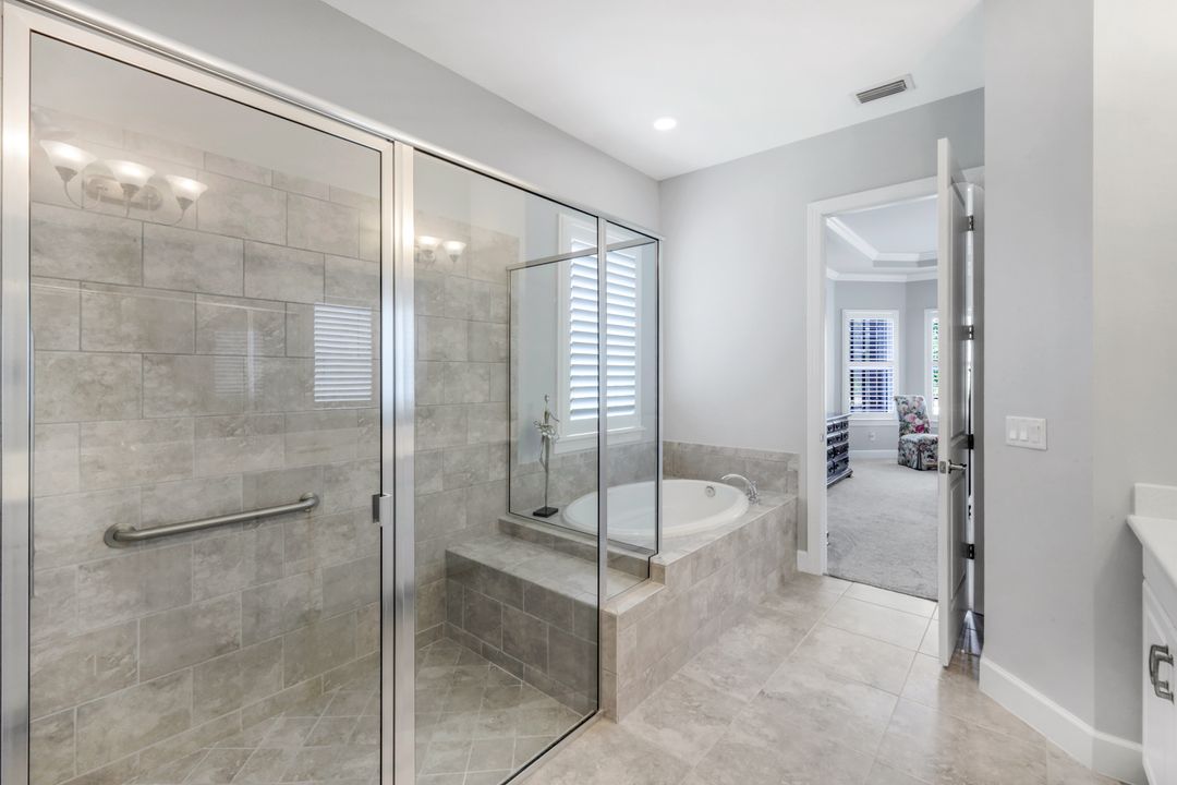 8396 Promoso Ct, Naples, FL 34114