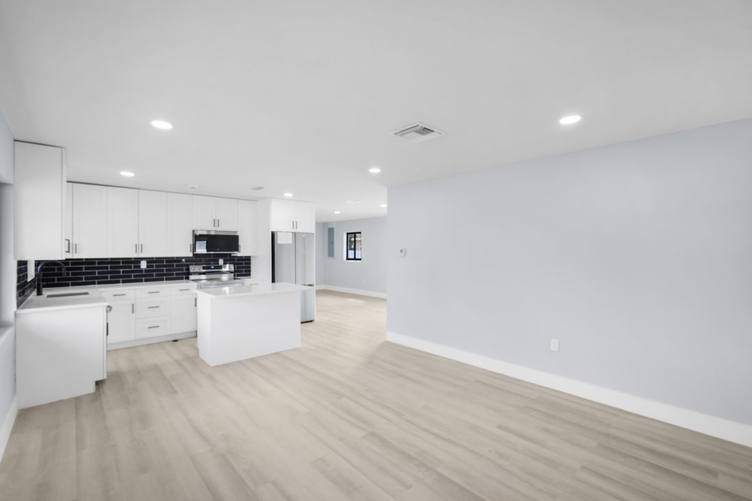 1389 Pine Ave, North Fort Myers, FL 33917