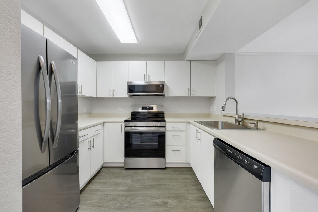 8298 Key Royal Ln #415, Naples, FL 34119