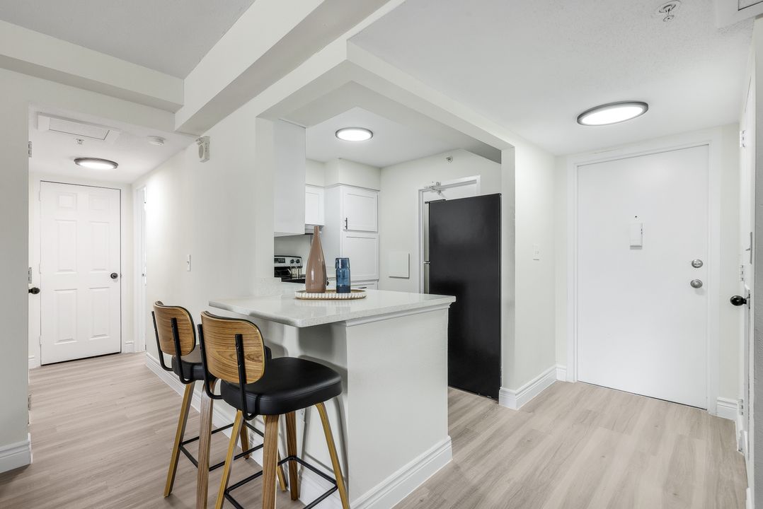 20 W Lucerne Cir #116, Orlando, FL 32801
