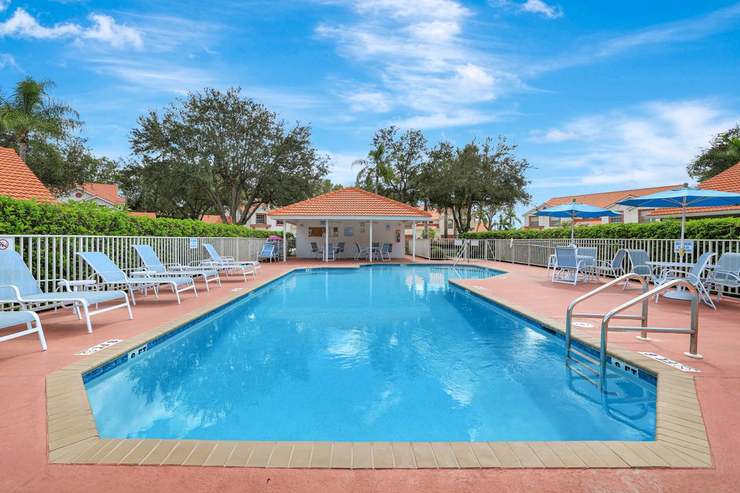 613 Windsor Sq #101, Naples, FL 34104
