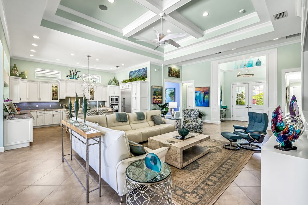 6320 Lyford Isle Dr, Naples, FL 34112