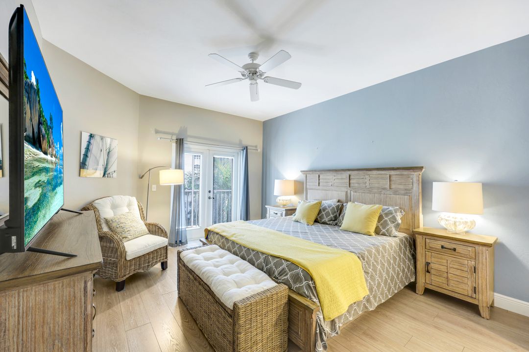 470 Launch Cir #403, Naples, FL 34108