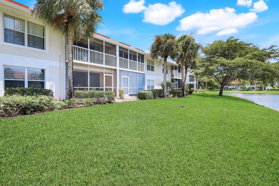 5015 Cedar Springs Dr #103, Naples, FL 34110
