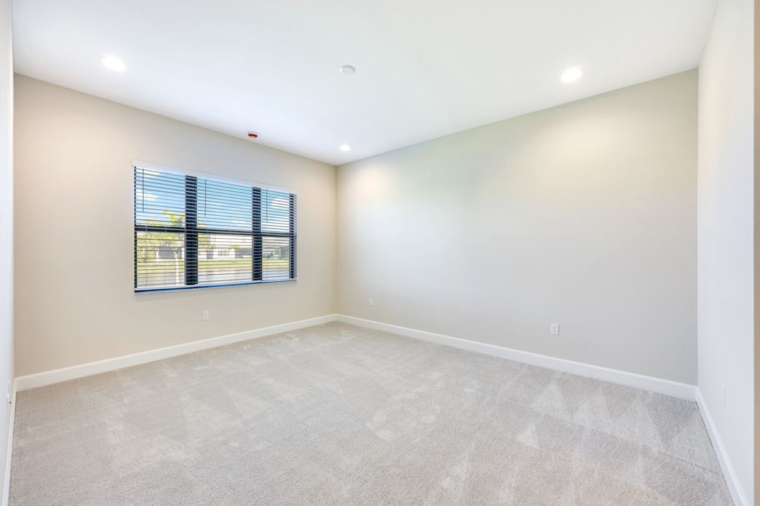 12650 Alderson Ave, Estero, FL 33928