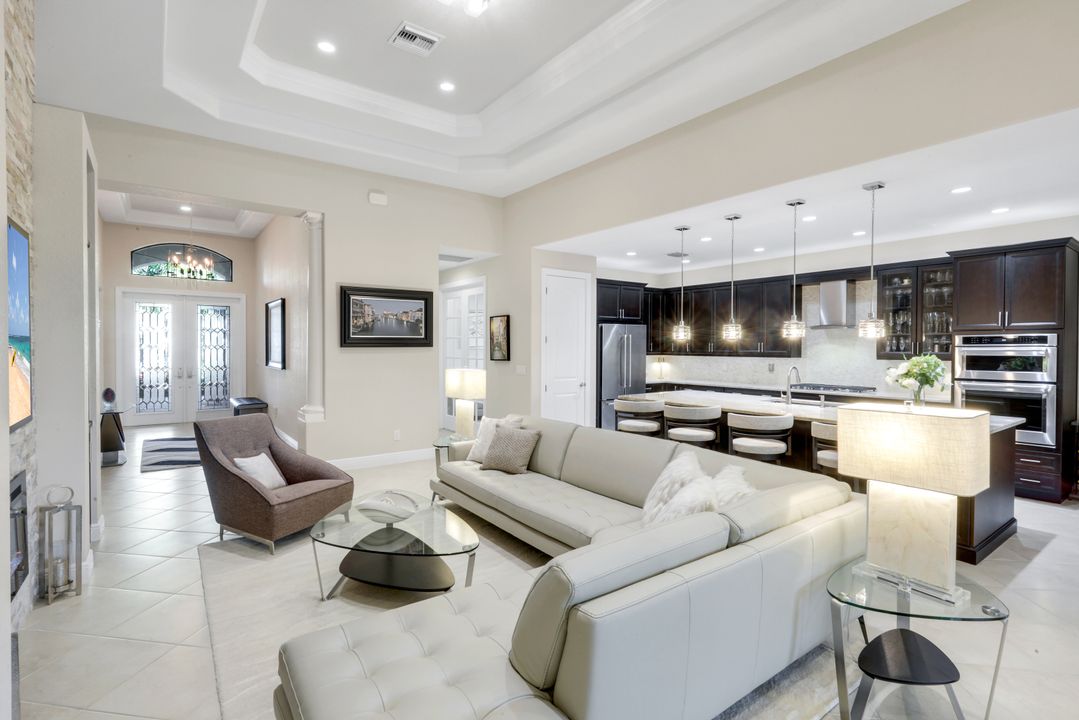 10126 Palazzo Dr, Naples, FL 34119