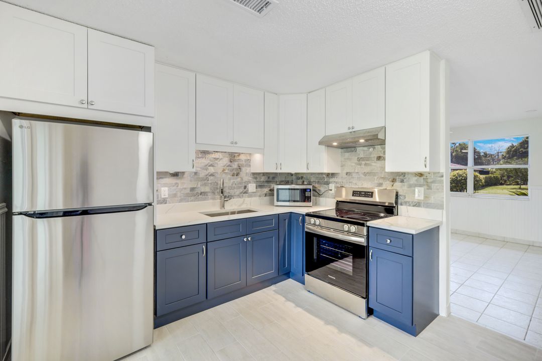 81 9th St, Bonita Springs, FL 34134