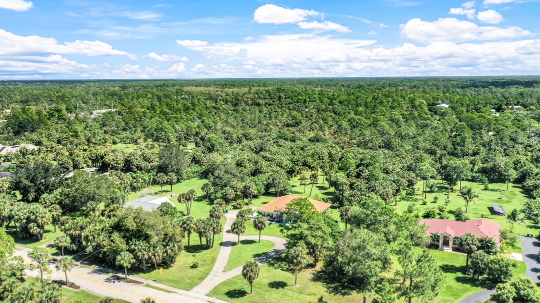 220 13th St SW, Naples, FL 34117