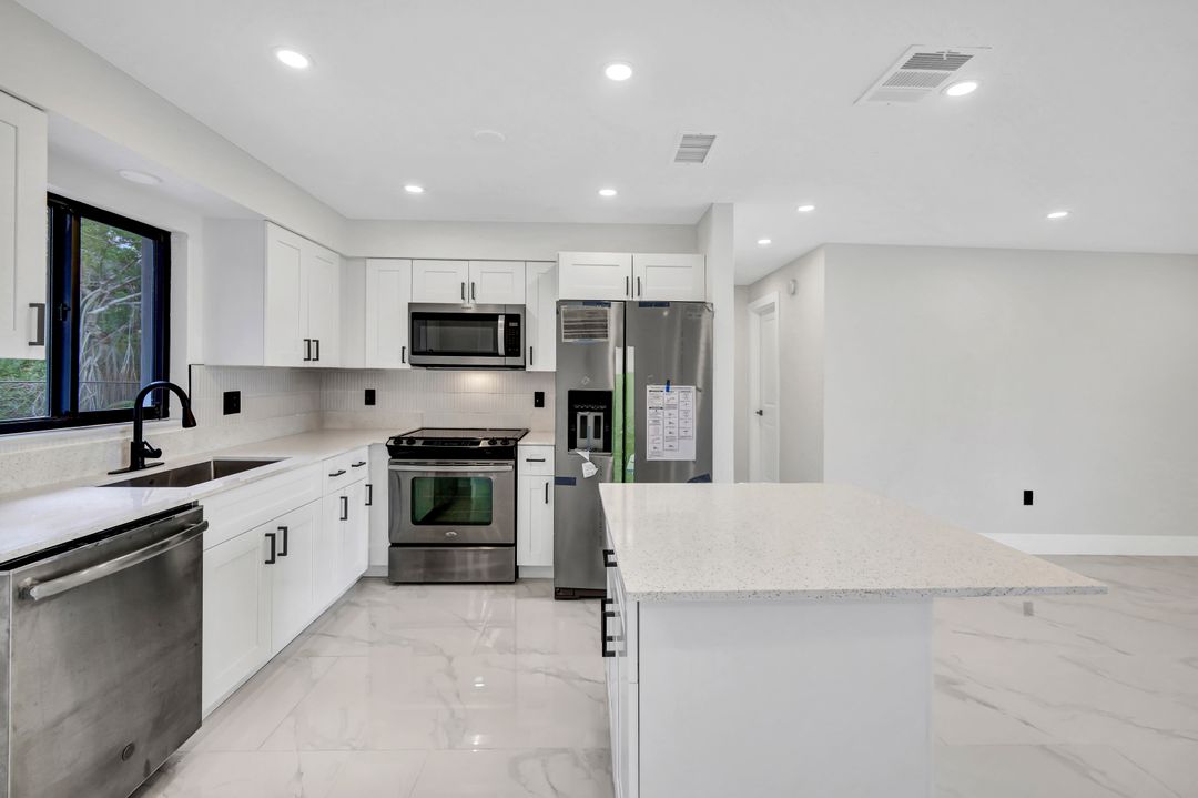 73 Cardinal Dr, North Fort Myers, FL 33917