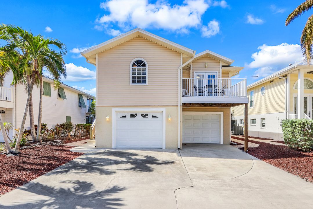 295 Mango St, Fort Myers Beach, FL 33931