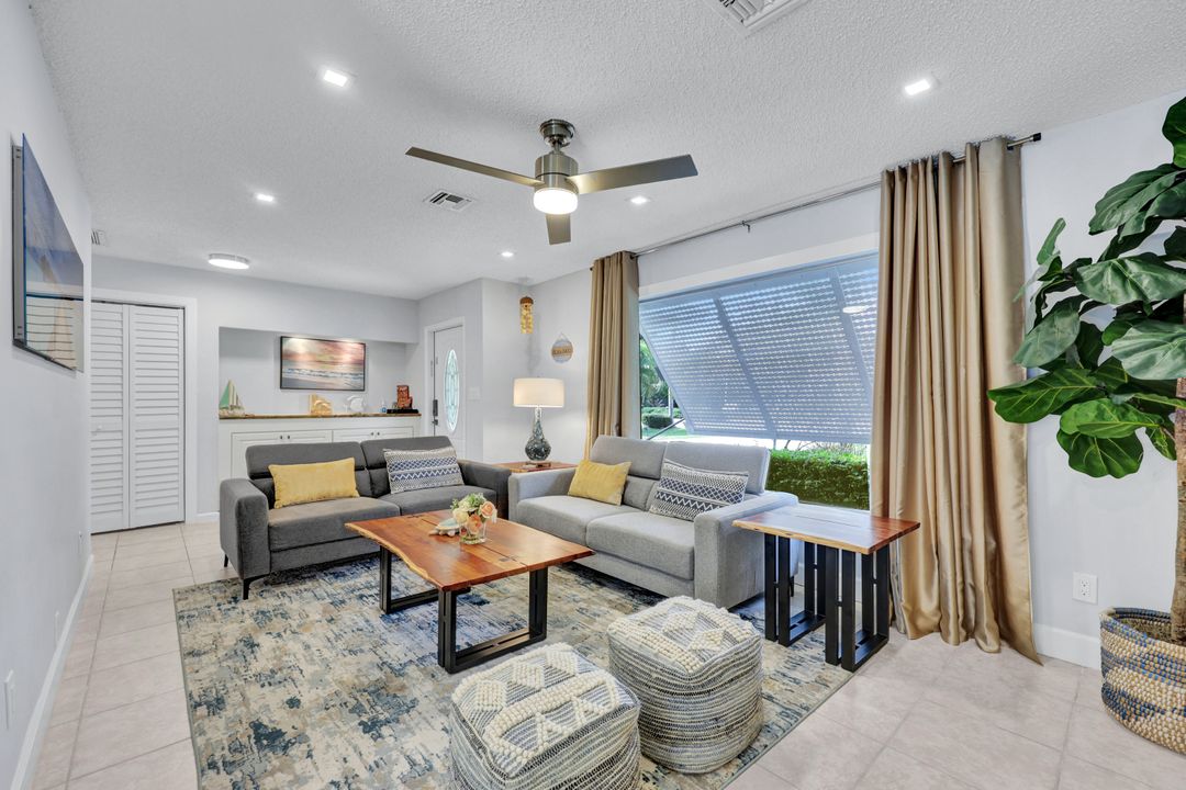 122 Palm River Blvd, Naples, FL 34110