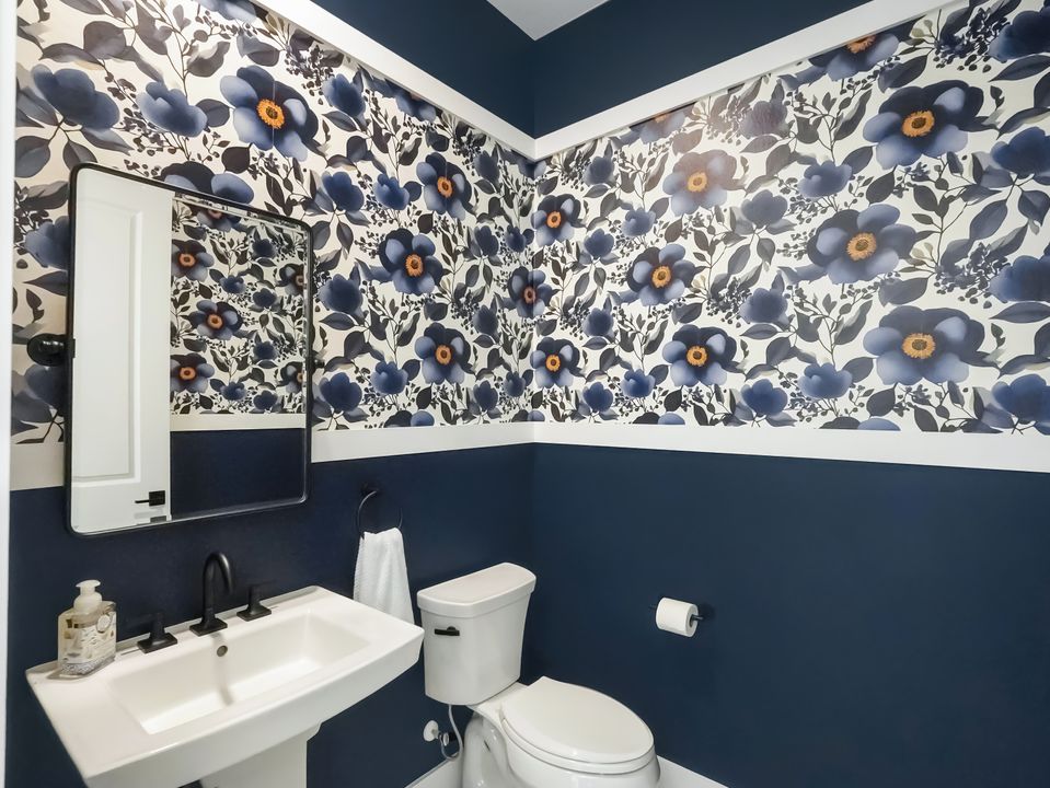 2428 Waterfront Cir, Sarasota, FL 34240
