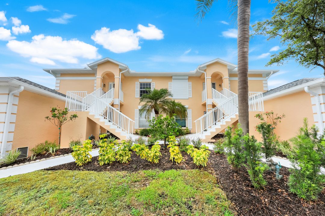 437 Wiggins Lake Ct #201, Naples, FL 34110