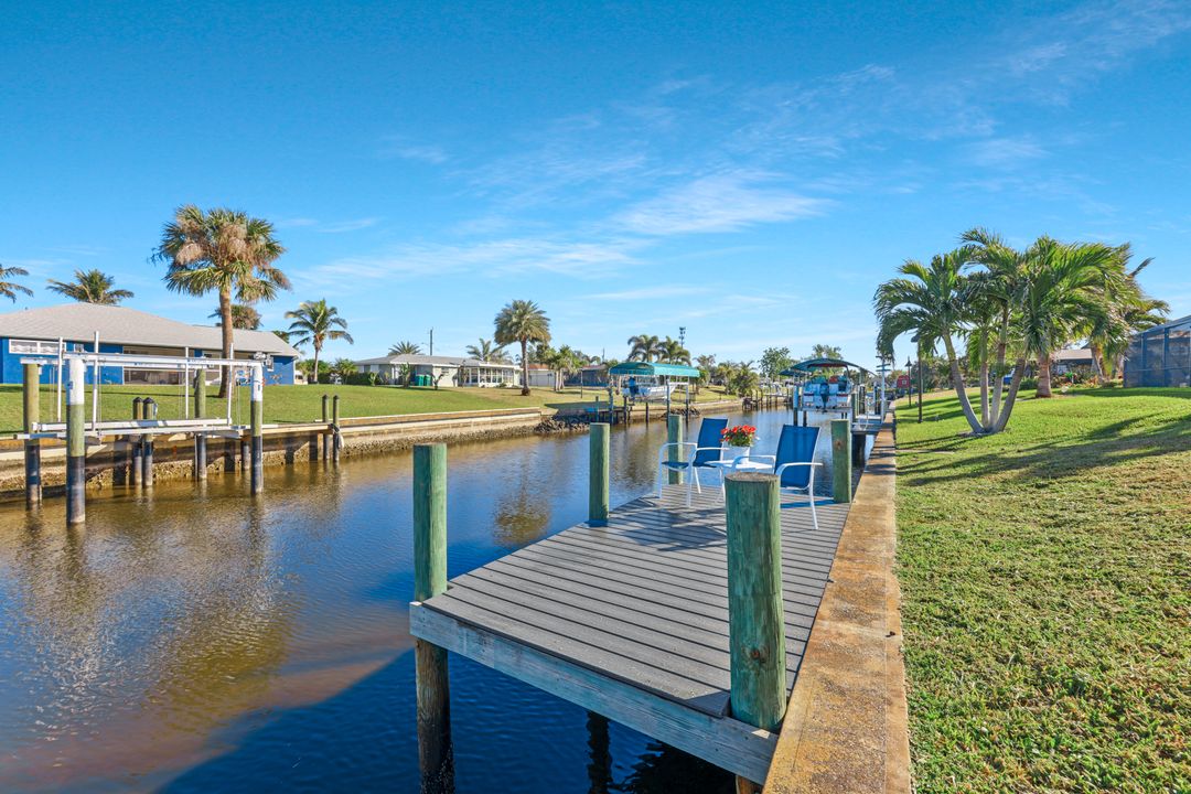 166 Cambridge Dr NW, Port Charlotte, FL 33952