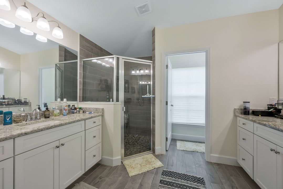 2922 20th St SW, Lehigh Acres, FL 33976