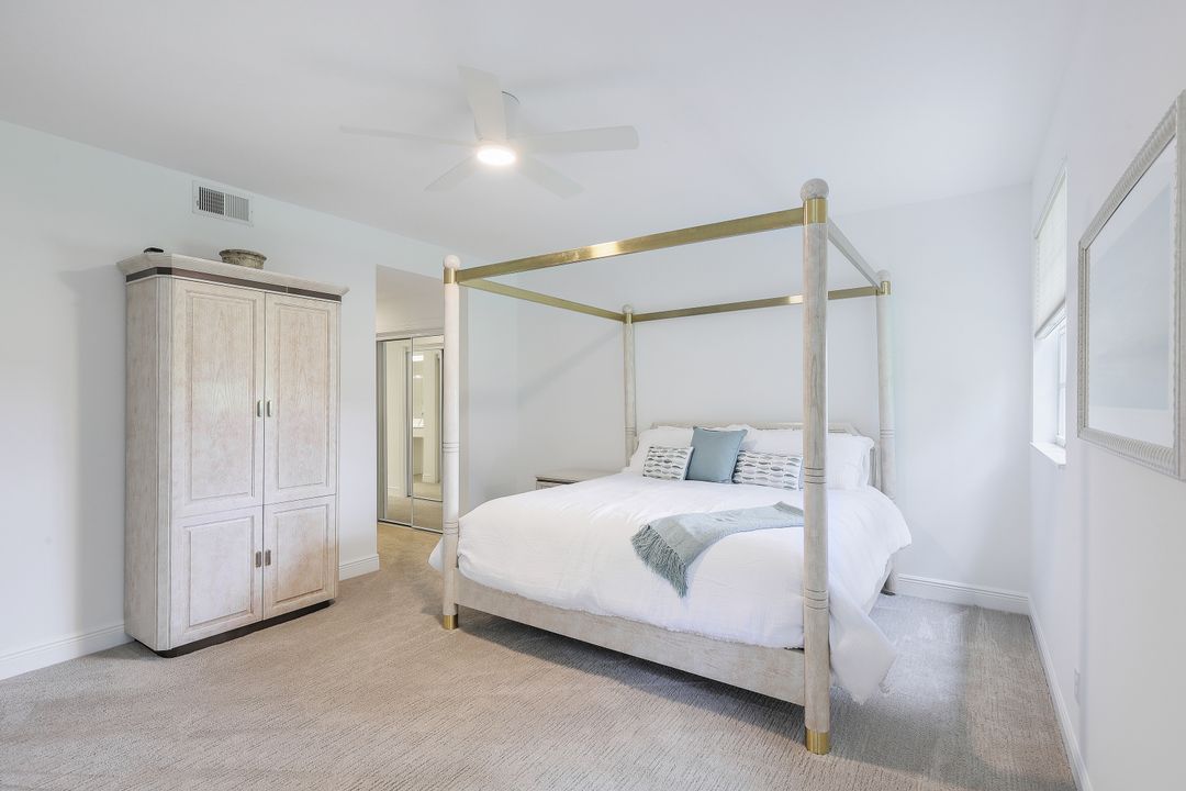 515 Laguna Royale Blvd  #102, Naples, FL 34119