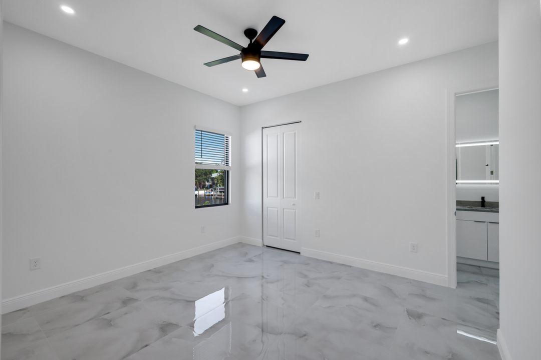 215 SW 37th Ln, Cape Coral, FL 33914