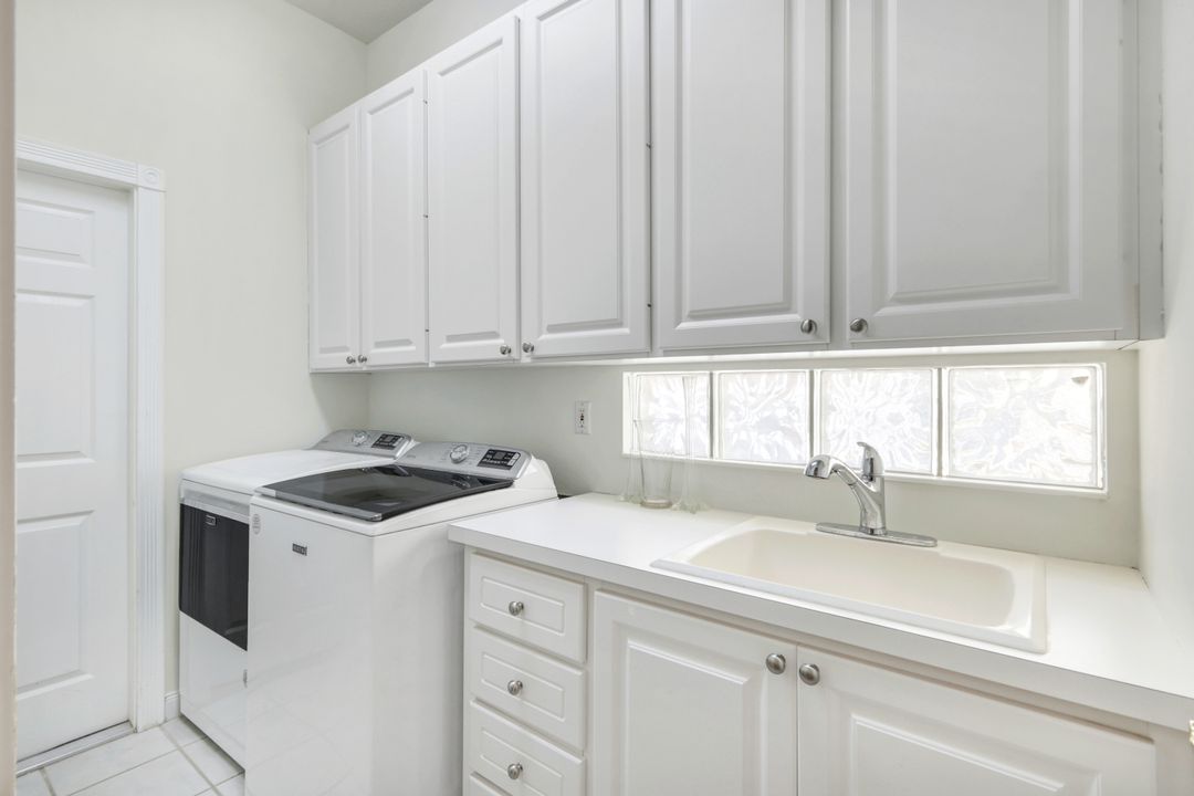 5129 Inagua Way, Naples, FL 34119