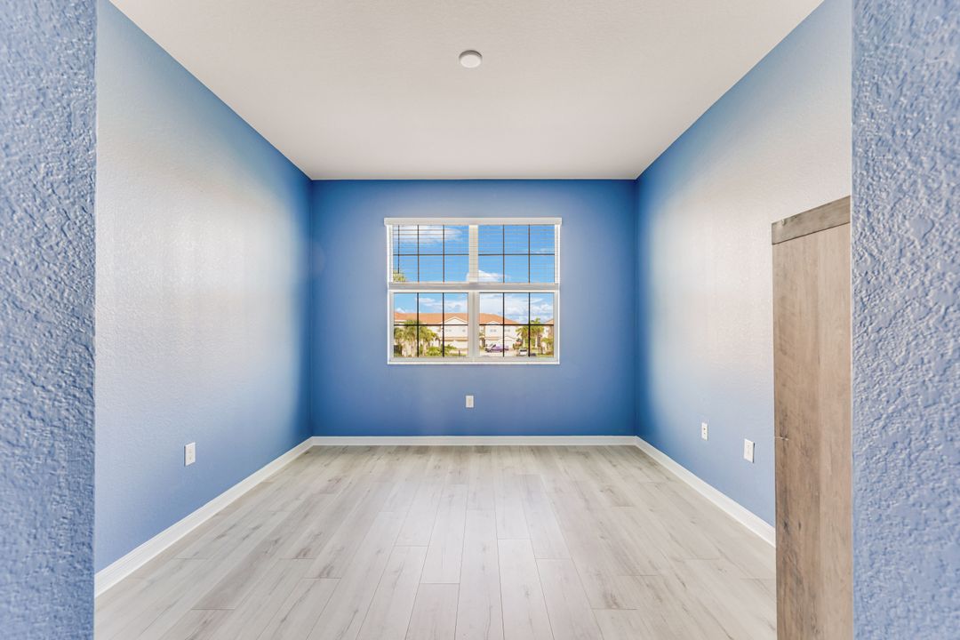 2736 Blossom Wy, Naples, FL 34120