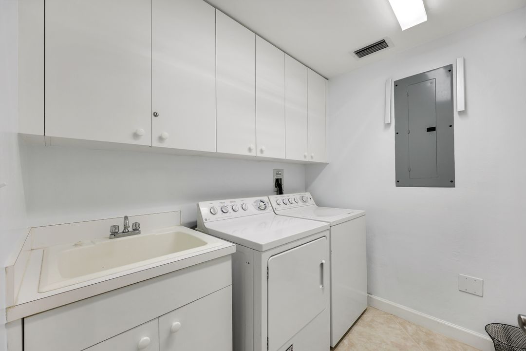 315 Dunes Blvd #T01, Naples, FL 34110