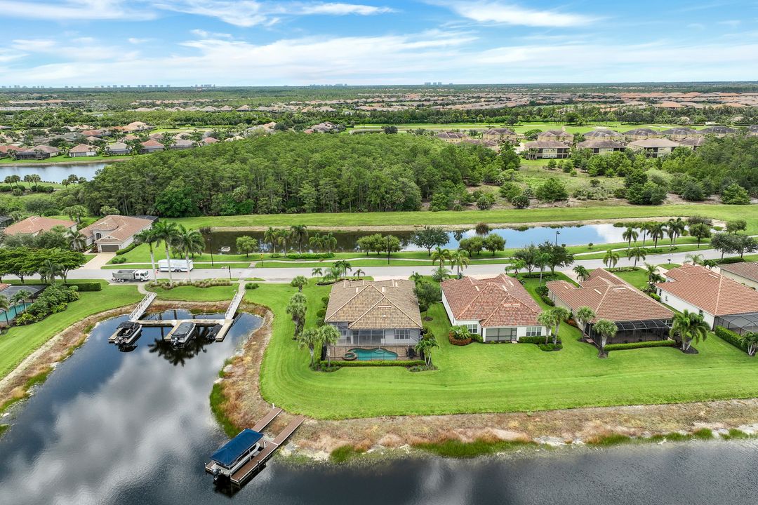 9360 Marble Stone Dr, Naples, FL 34120