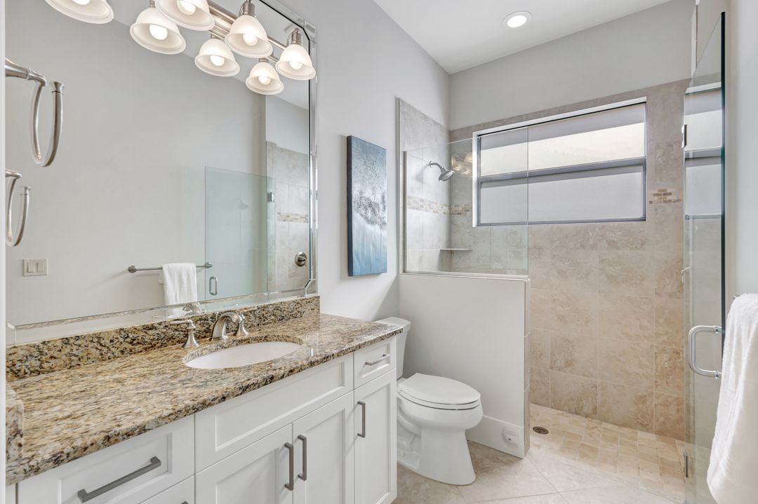 5717 Hammock Isles Dr, Naples, FL 34119