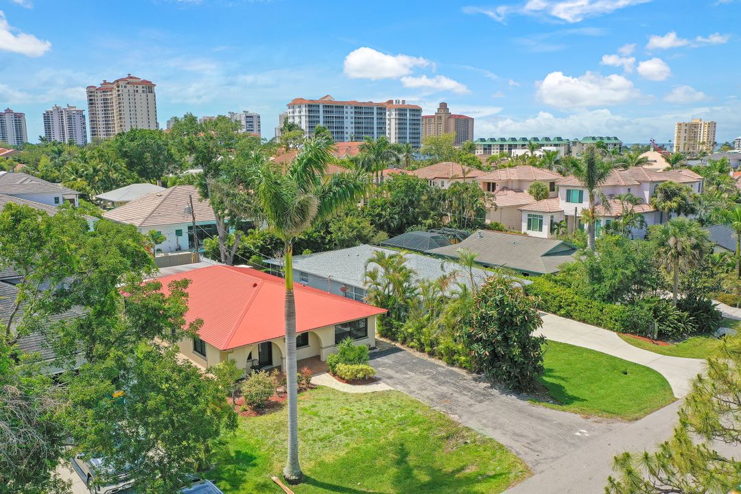 522 94th Ave N, Naples, FL 34108